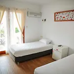 Homestay Parva Port *